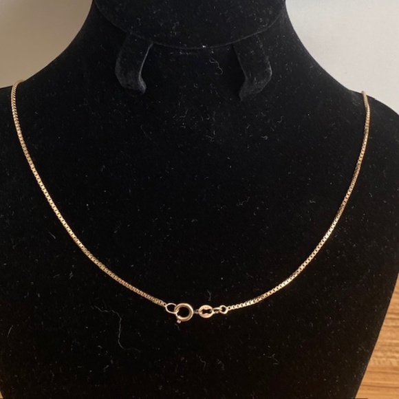 10K Real Yellow Gold Box Chain - 20 inches long - Picture 3 of 3